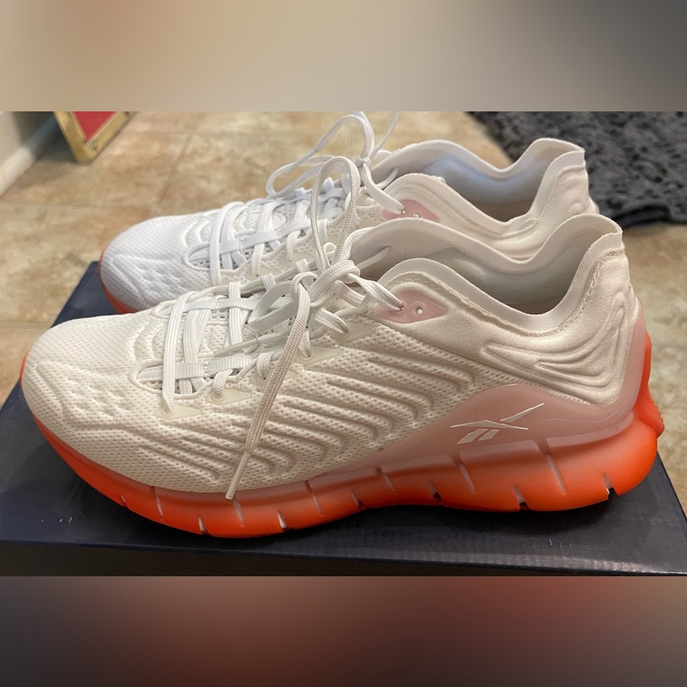 EUC Reebok Zig Kinetica Running Shoes Sz 9